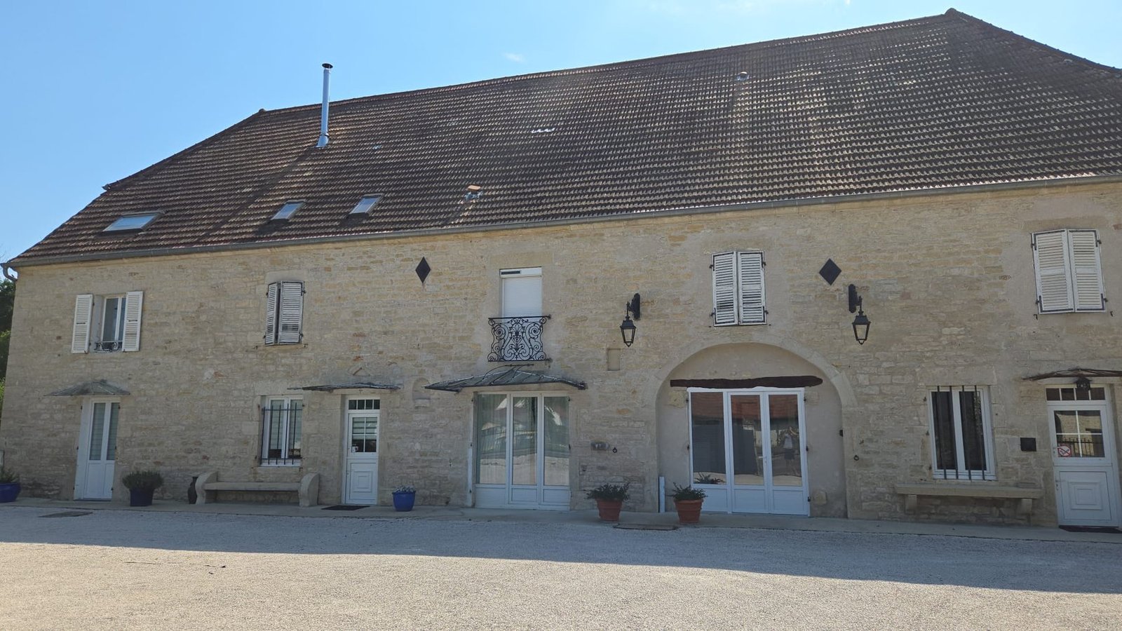 Façade et cour
